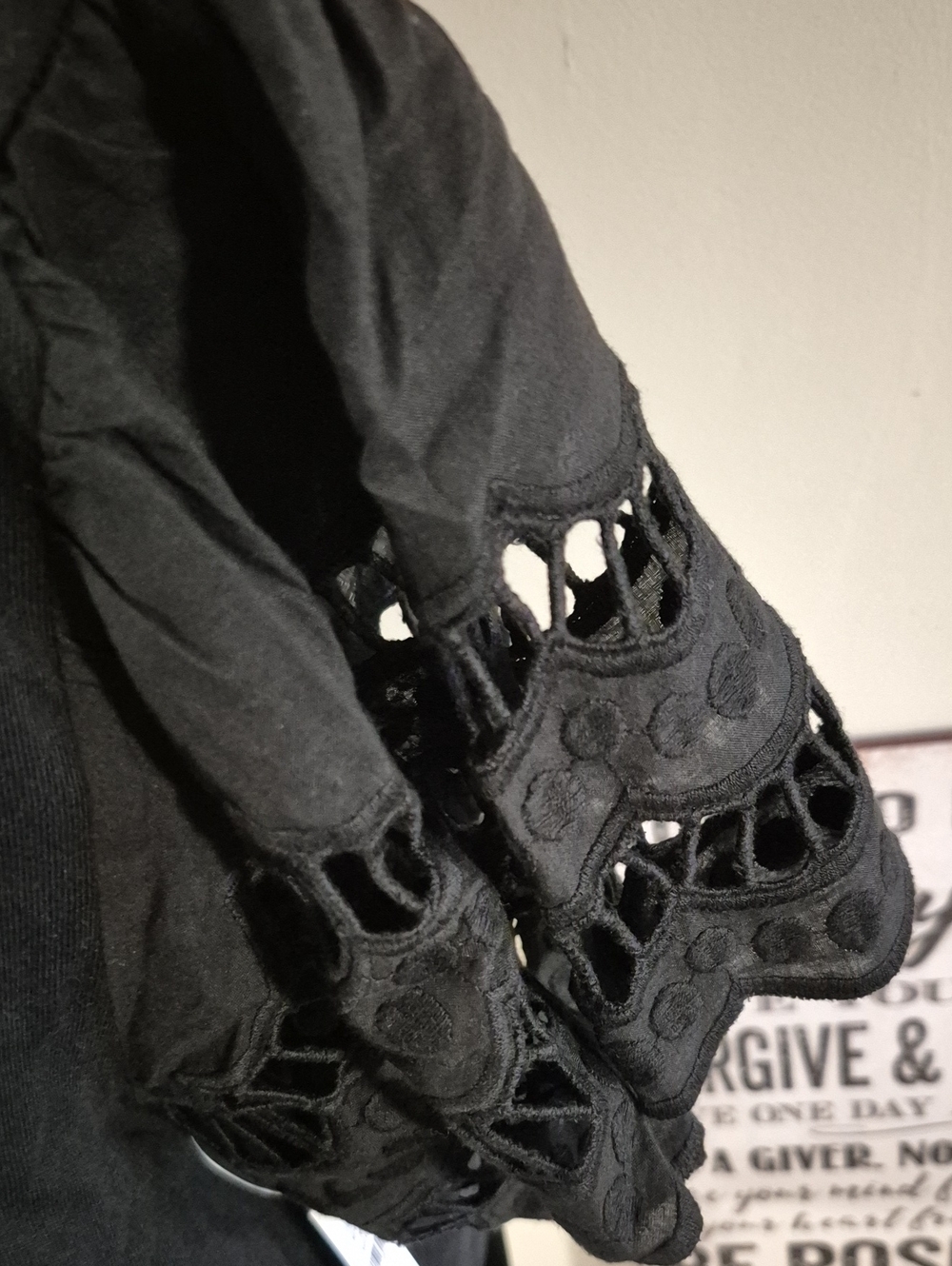 GAP Black Vintage Cropped Court Tshirt - Picture 2 of 5